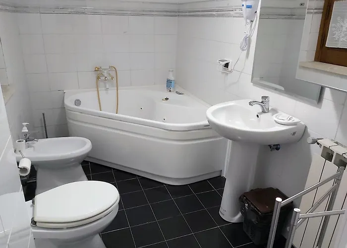 Casalbergo700 住宿加早餐酒店 *